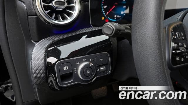 Mercedes-Benz A-Class 2020 — Şəkil 18/20