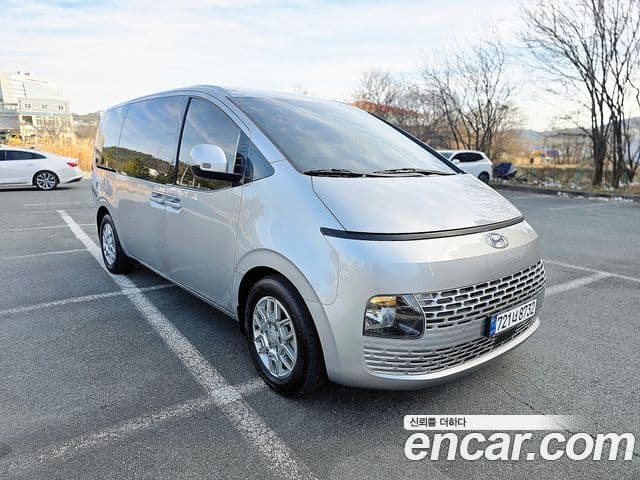 Hyundai Staria 2023 — Şəkil 1/20