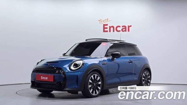 Mini Cooper S 2022 — фото 1 из 20