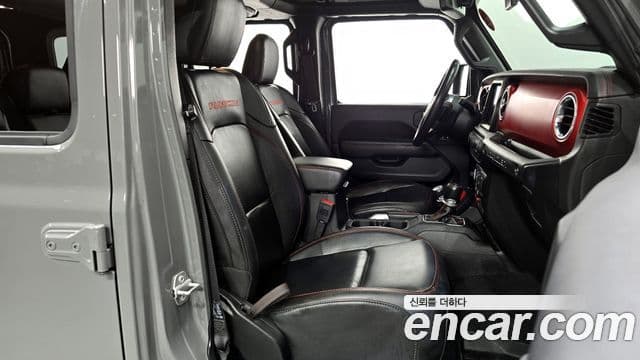 Jeep Wrangler 2021 — ფოტო 10/20