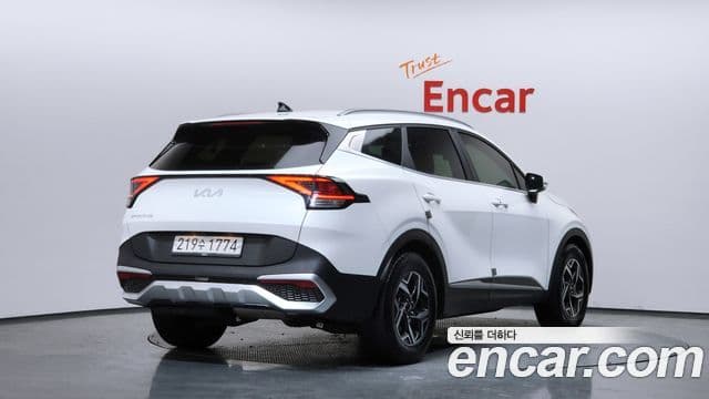Kia Sportage 2021 — Фото 2/20