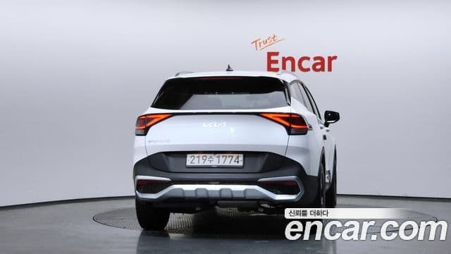 Kia Sportage 2021 — Фото 4/20