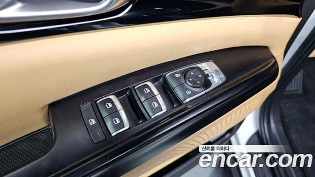 Kia Carnival 2022 — Фото 18/20