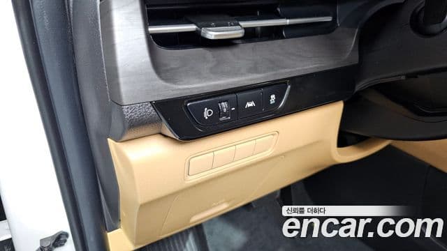 Kia Carnival 2022 — Фото 19/20