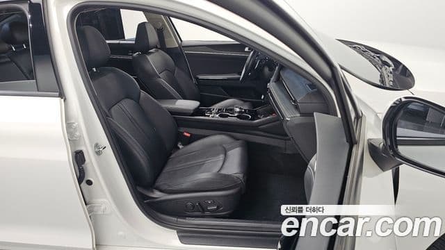 Kia K5 2023 — ფოტო 12/20