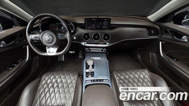 Kia Stinger 2020 — ფოტო 7/20