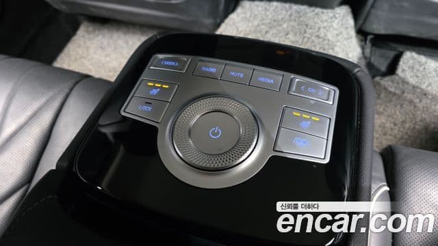 Genesis Electrified G80 2020 — Şəkil 19/20