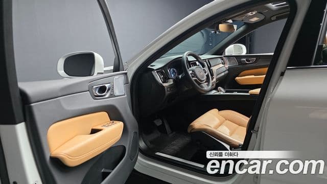 Volvo XC60 2021 — Şəkil 10/20