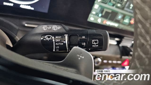 Kia Carnival 2023 — Şəkil 17/20