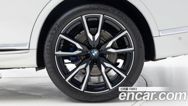 BMW X7 2021 — ფოტო 4/20
