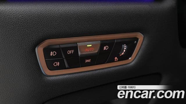 BMW X7 2021 — ფოტო 13/20