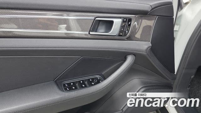 Porsche Panamera 2018 — Şəkil 17/20