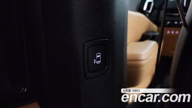 Kia Carnival 2023 — Фото 18/20