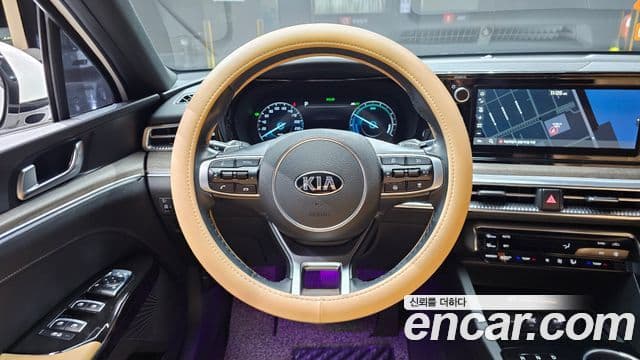 Kia K5 2020 — ფოტო 13/20