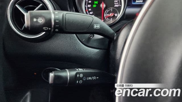 Mercedes-Benz CLA-Class 2018 — Şəkil 19/20