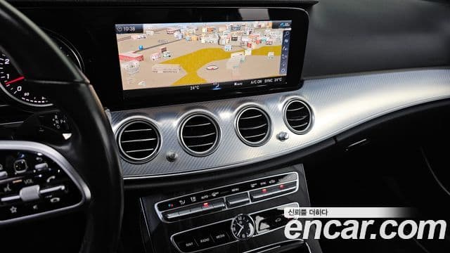 Mercedes-Benz E-Class 2019 — ფოტო 16/20