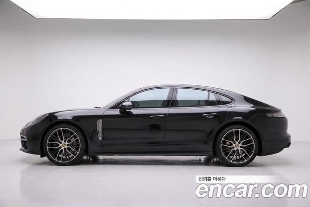 Porsche Panamera 2022 — Photo 1/20