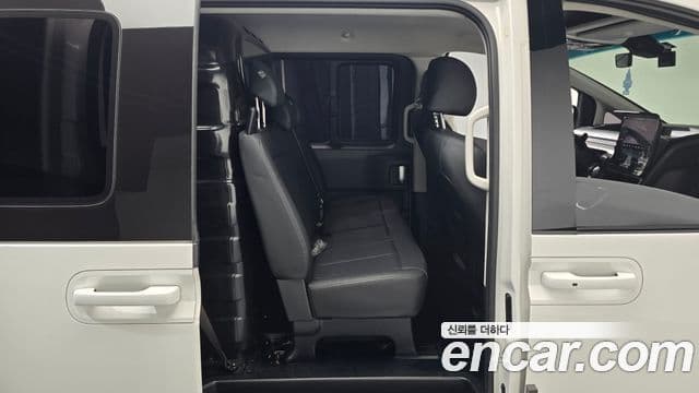 Hyundai Staria 2023 — ფოტო 12/20