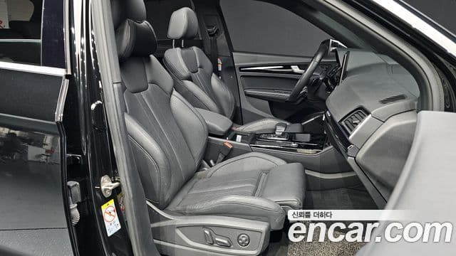 Audi Q5 2021 — Şəkil 10/20