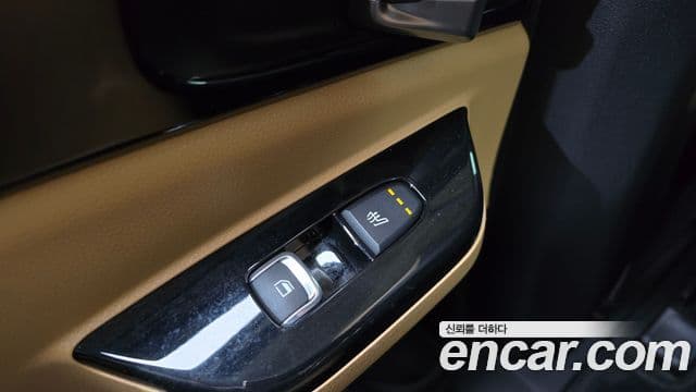 Kia Carnival 2023 — Şəkil 19/20