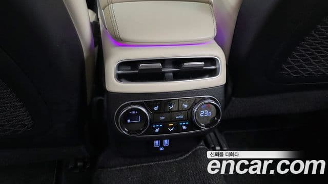 Genesis GV70 2022 — ფოტო 18/20