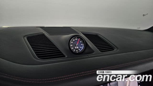 Porsche Cayenne 2022 — ფოტო 19/20