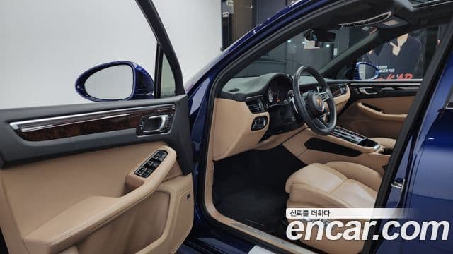Porsche Macan 2022 — Şəkil 15/20