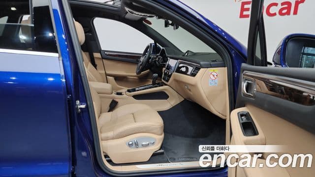 Porsche Macan 2022 — Şəkil 9/20