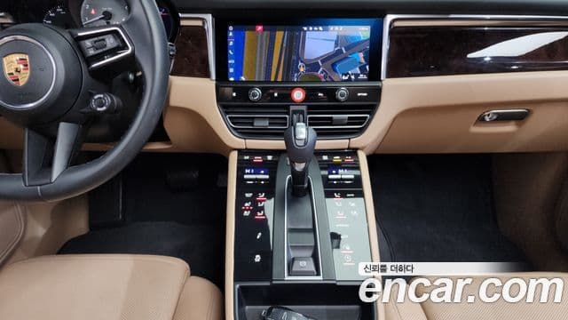 Porsche Macan 2022 — Şəkil 10/20