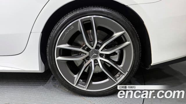 Mercedes-Benz CLS-Class 2021 — Photo 9/20