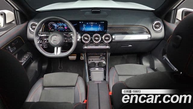 Mercedes-Benz GLB-Class 2024 — фото 10 из 20