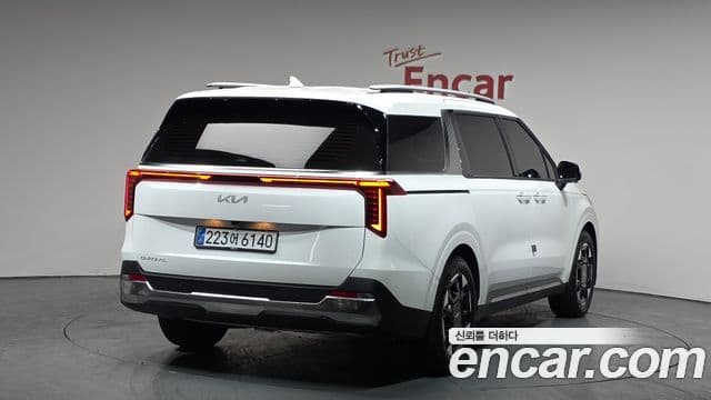 Kia Carnival 2025 — фото 2 из 20