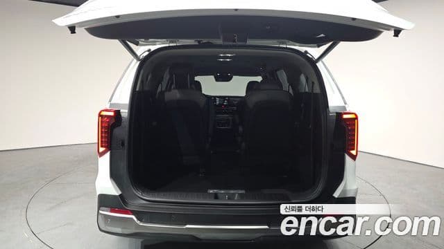 Kia Carnival 2025 — фото 20 из 20