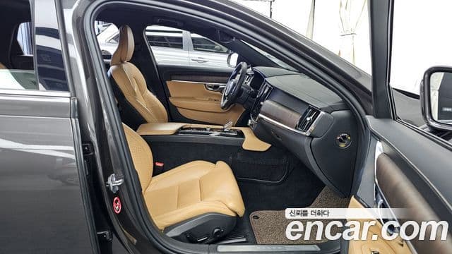 Volvo S90 2021 — Photo 9/20