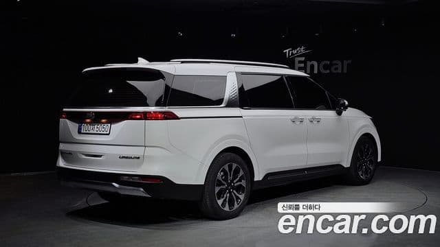 Kia Carnival 2020 — ფოტო 2/20