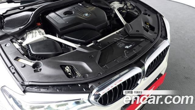 BMW 5 Series 2018 — ფოტო 6/20