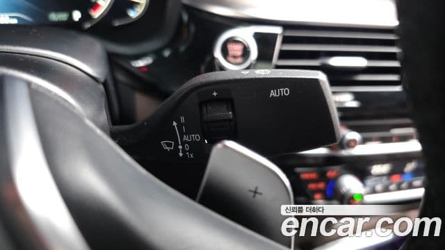 BMW 5 Series 2018 — ფოტო 9/20