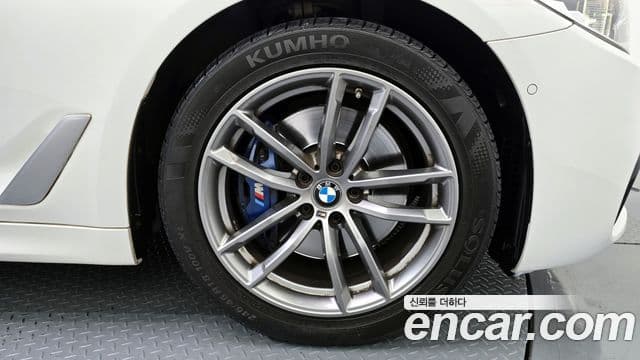 BMW 5 Series 2018 — ფოტო 5/20