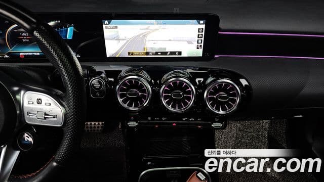 Mercedes-Benz A-Class 2023 — Photo 18/21