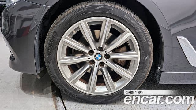 BMW 5 Series 2019 — фото 5 из 20