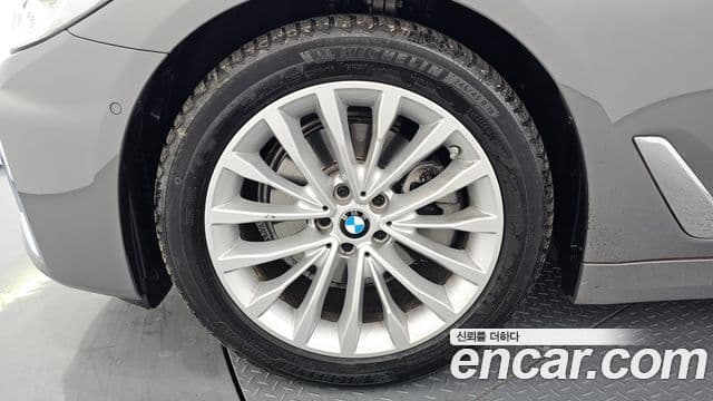 BMW 5 Series 2022 — фото 4 из 20