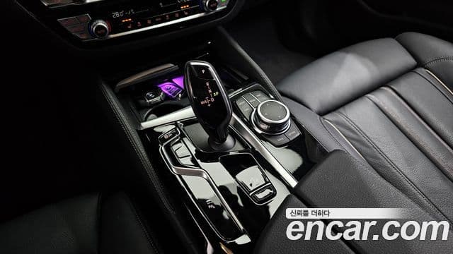 BMW 5 Series 2022 — фото 8 из 20