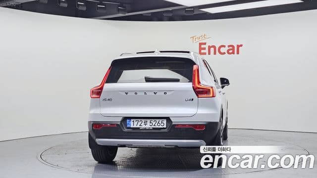 Volvo XC40 2023 — фото 4 из 20