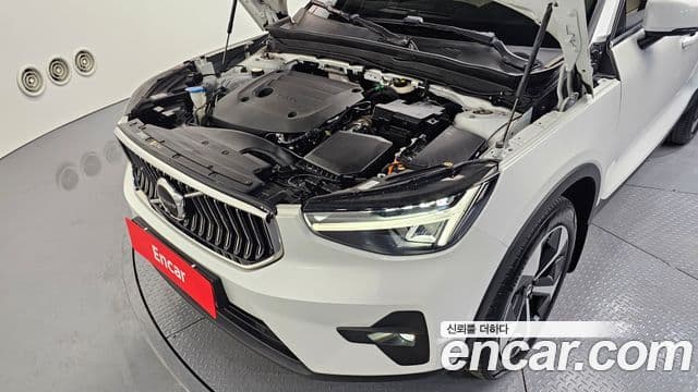 Volvo XC40 2023 — фото 6 из 20