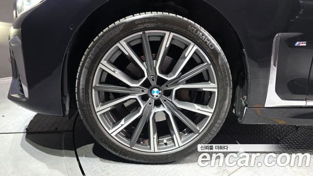 BMW 7 Series 2021 — фото 5 из 20