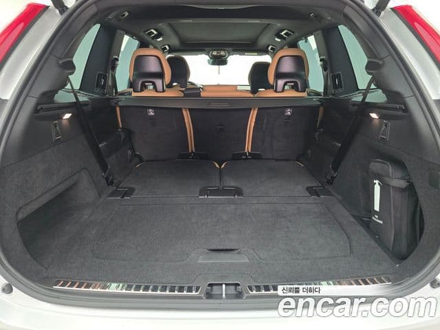 Volvo XC90 2025 — ფოტო 13/20