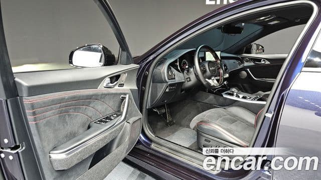 Kia Stinger 2022 — Şəkil 10/20