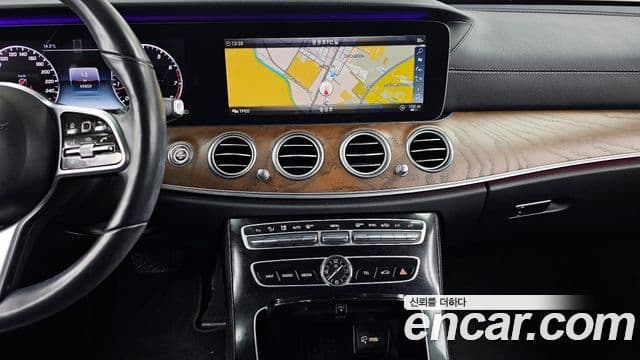 Mercedes-Benz E-Class 2018 — Şəkil 14/20