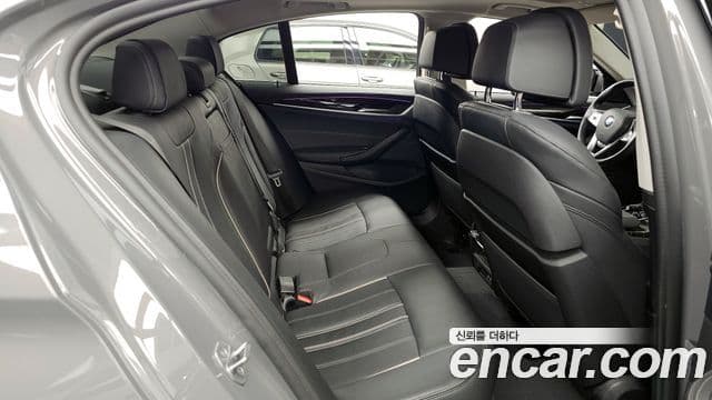 BMW 5 Series 2021 — Şəkil 12/20
