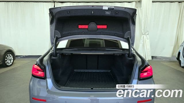 BMW 5 Series 2021 — фото 20 из 20